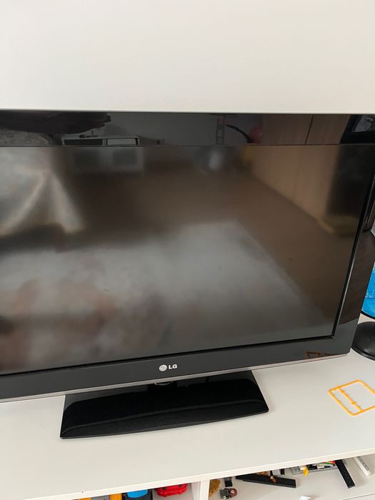 Продам телевизор LG