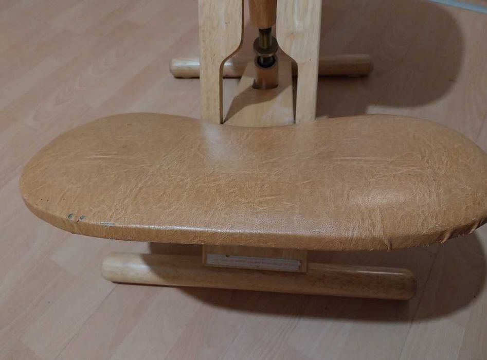 Продавам ортопедичен стол