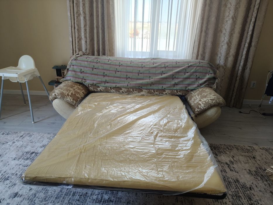 Продам уголок в хорошем состоянии