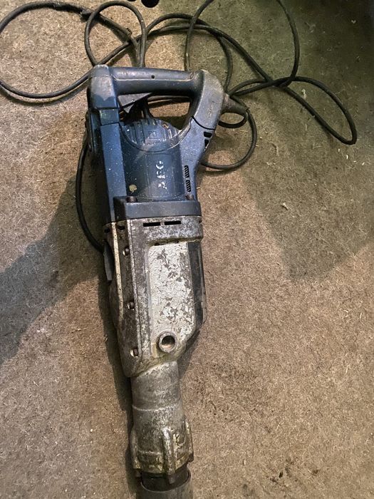 Ciocan rotopercutor aeg pm 10