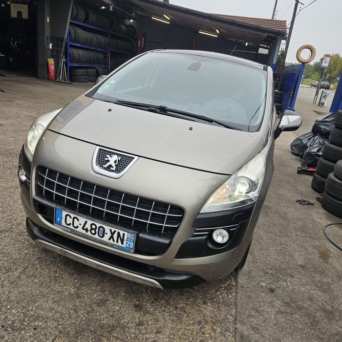 Planșă bord,caseta direcție Peugeot 3008