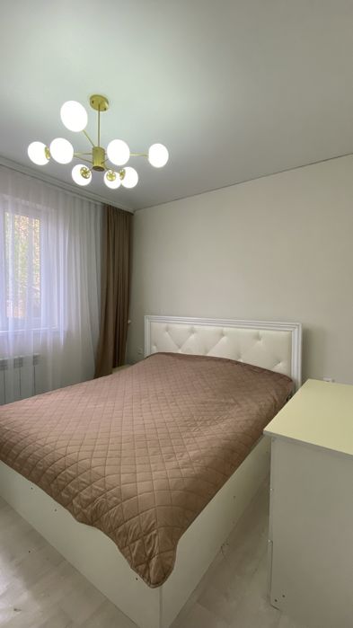 Срочно продам Б/У спальный гарнитур!180*210