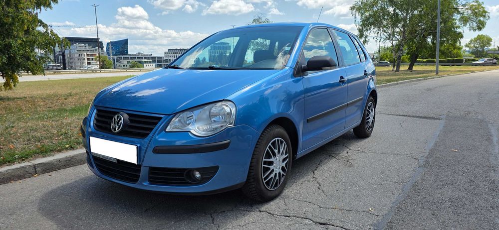 Продавам VW Polo 1.4 Тtrendline 80 к.с. бензин. РЕАЛНИ 30 600км. КАТО НОВА! 5 500 EUR