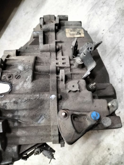 Ръчна скоростна кутия Volvo V70 / XC70 2.4 D5 2005г.