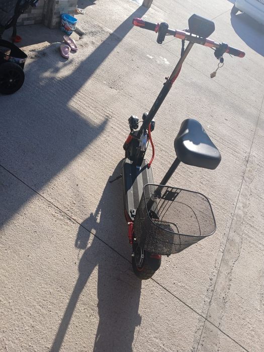 Vând scuter electric și trotinetă electrică