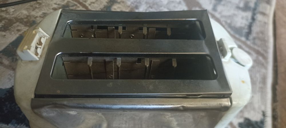 Тостер работает отлично