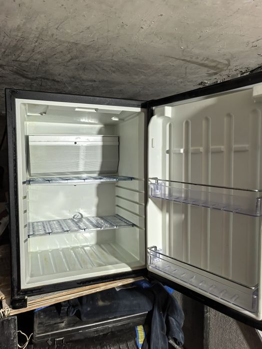 мини хладилник Kleo KMB 45