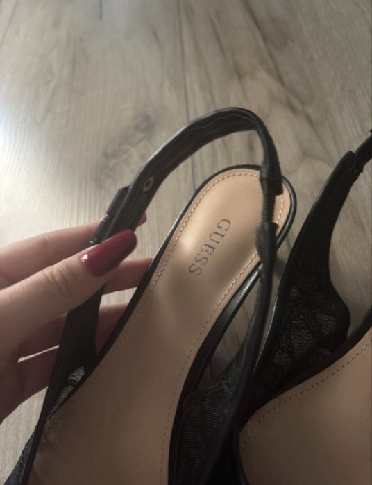 Pantofi Guess noi