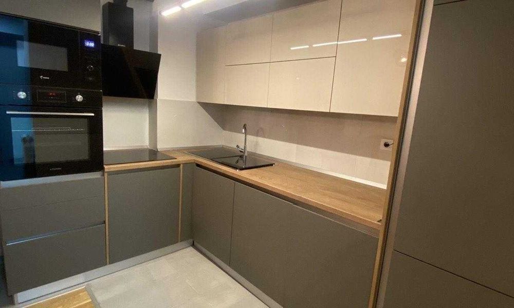 Дава се под наем Двустаен апартамент в Бургас, Славейков - 68 кв.м за 234.6 € - Снимка #3