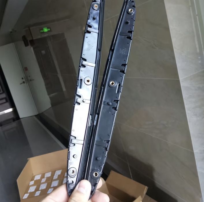 Тунинг Бъбреци за BMW E90/E91 (2005-2008) - Черен Гланц