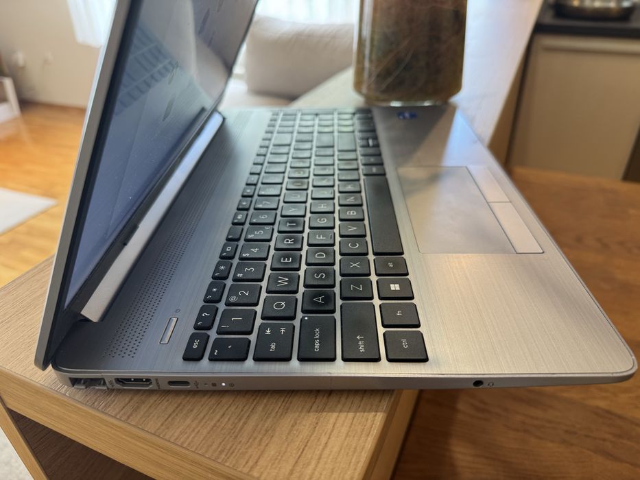 Лаптоп HP 250 G8 i7 Win11 Pro