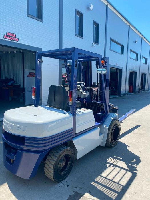 Вилочный погрузчик Komatsu 3 T