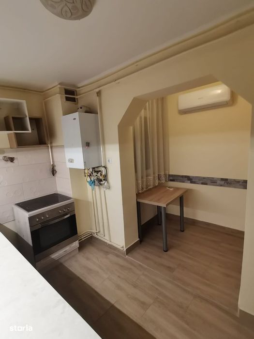 De închiriat apartament cu 2 camere, decomandat – Centrul orașului