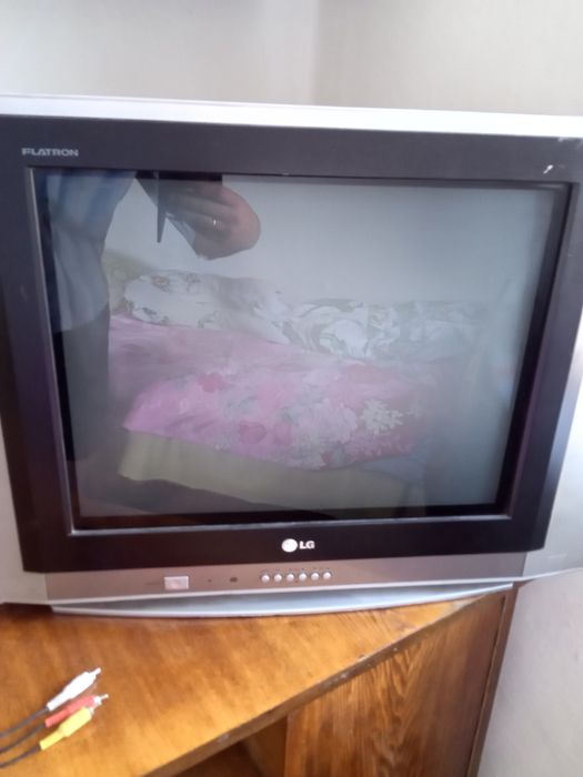 Продам телевизор