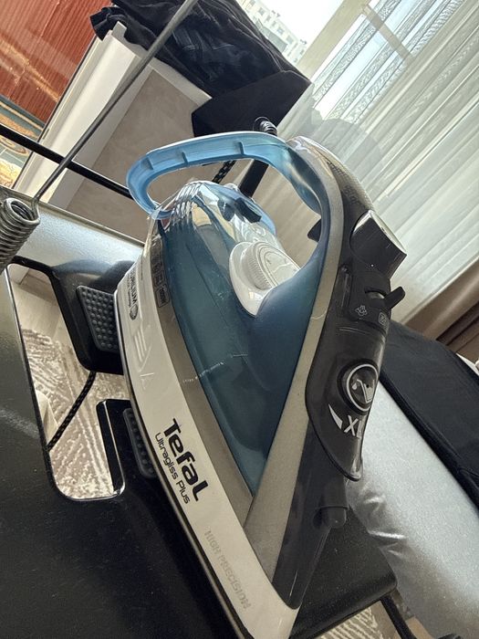 Продам утюг tefal