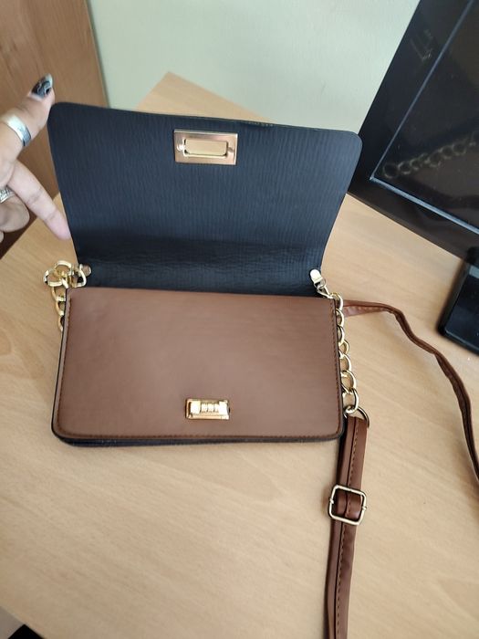 Чисто нова кожена чанта