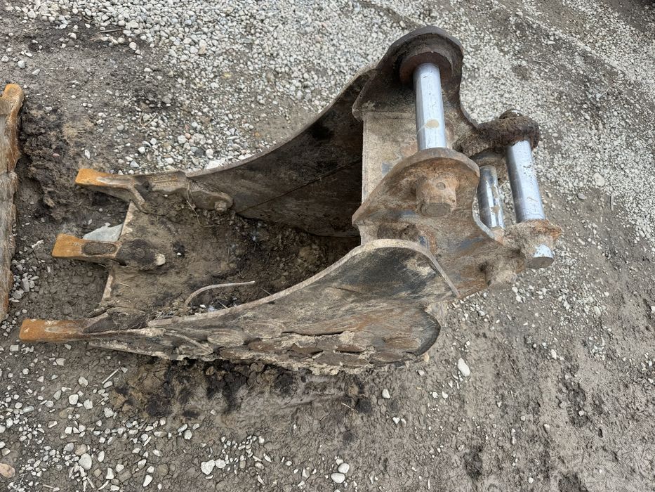 Ковш на эксковатор , мини эксковатор