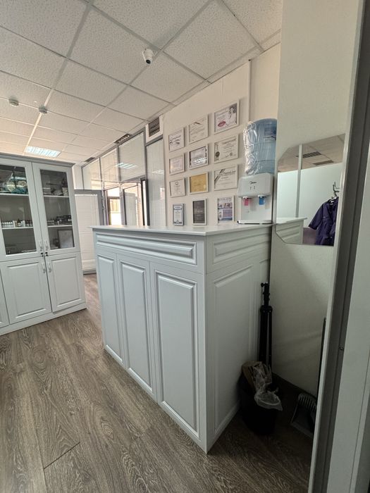 Продам ресепшен для салона красоты