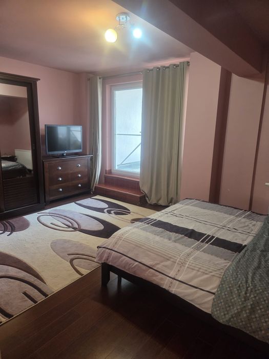OFERTĂ!Apartament de inchiriat cu  3 camere etaj 4 ,LIFT,  pe strada munteniei terasă mare PENTHOUSE