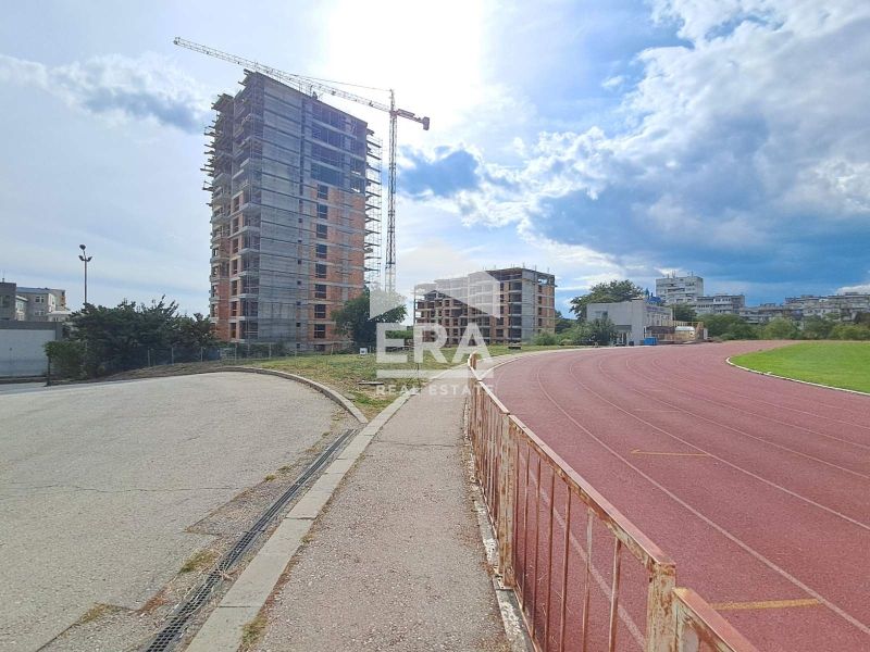 Двустаен южен апартамент за продажба, в новострояща се сграда в кв. Мл