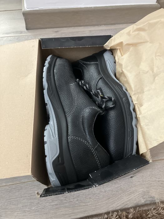 Bocanci de lucru noi bicap ,numarul 44 ,nepurtati