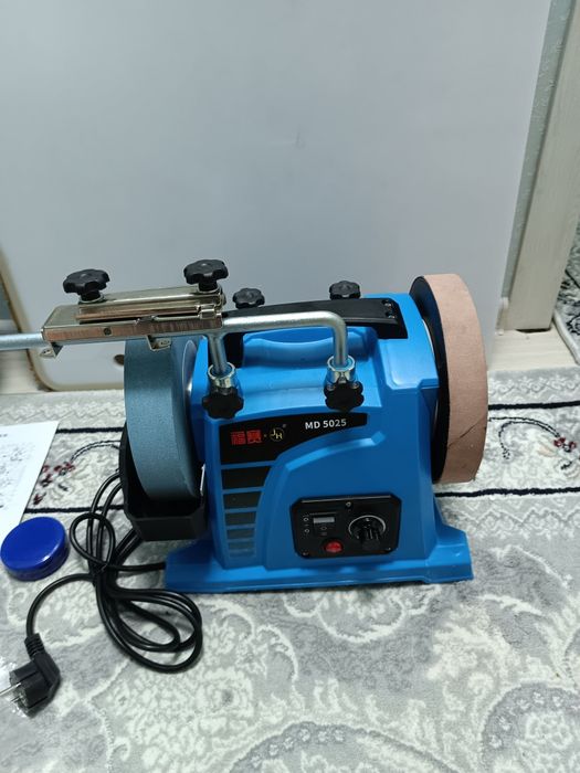 Продам точильно-полировочный станок (камень в воде)