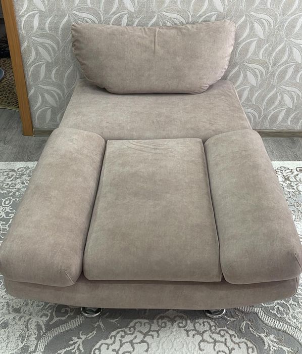 Продам диван с креслами