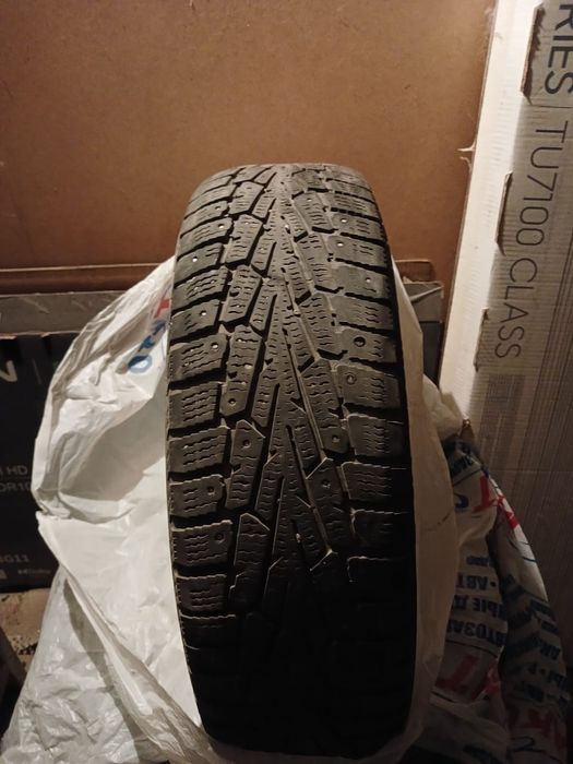 Зимные шипованые шины Гудрич 85/55/15