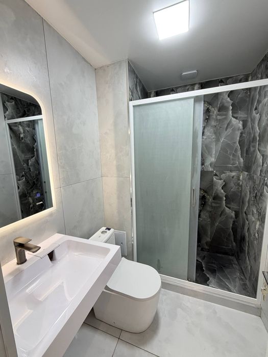 Юнусабад 11 квартал. Продается квартира 2/4/10