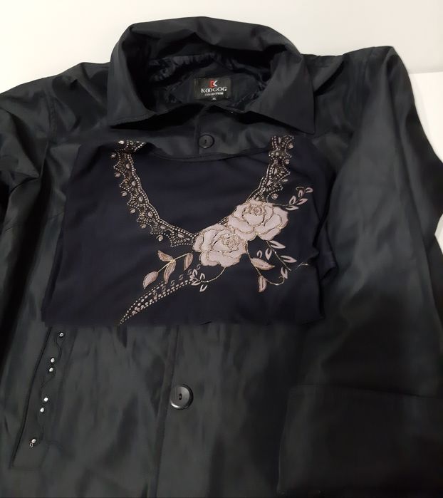 Тъмно синьо палто/яке/ и Велурено яке .Закупено от Англия цена-30лв.