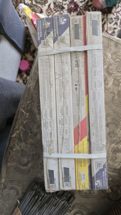 Svarka uchun elektrot bor