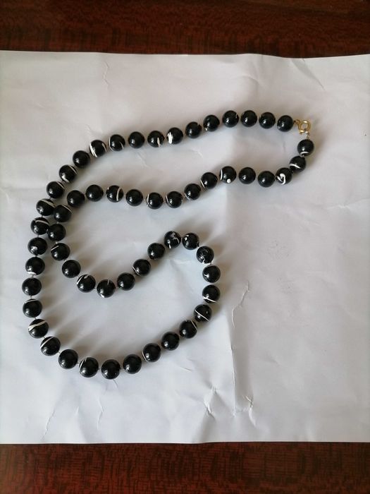 Б и ж у т е р и я