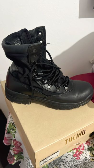 Берцый чёрный