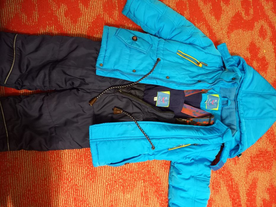 Продам комбинезон, куртка
