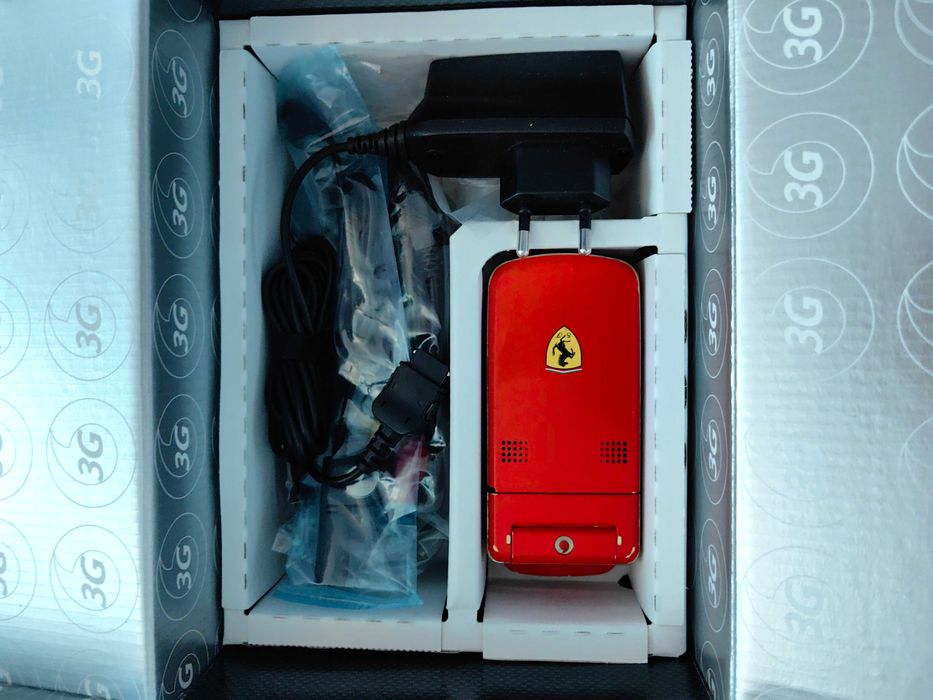 Telefon Sharph Ferrari 902 SH