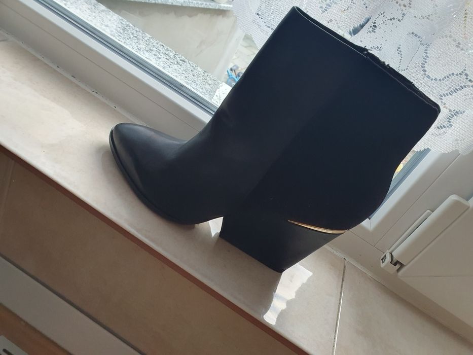 Botine noi din piele Marco Tozzi