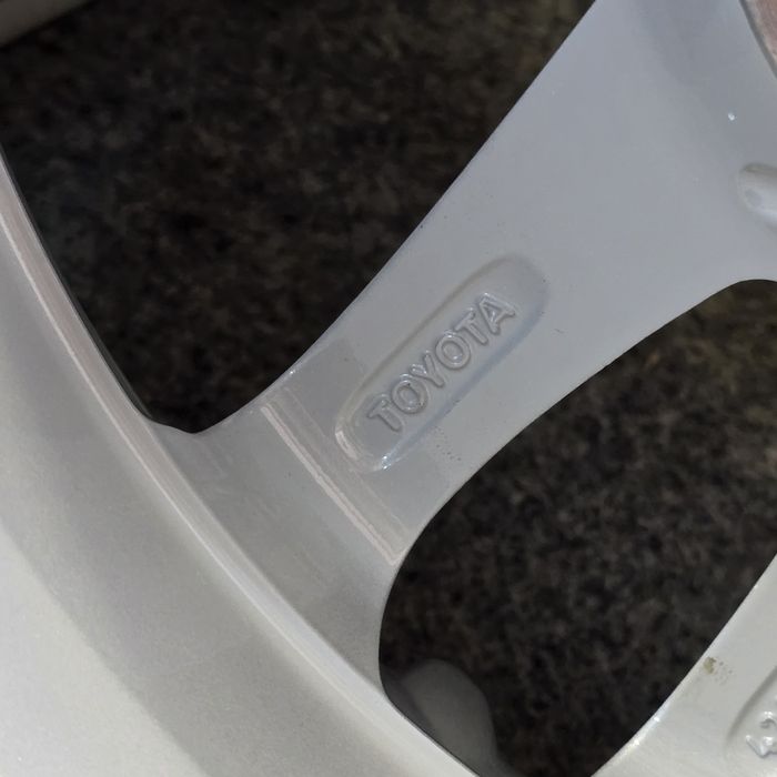 НОВИ Оригинални джанти за Тойота 16цола гуми 205 55 16 / 205 60 16