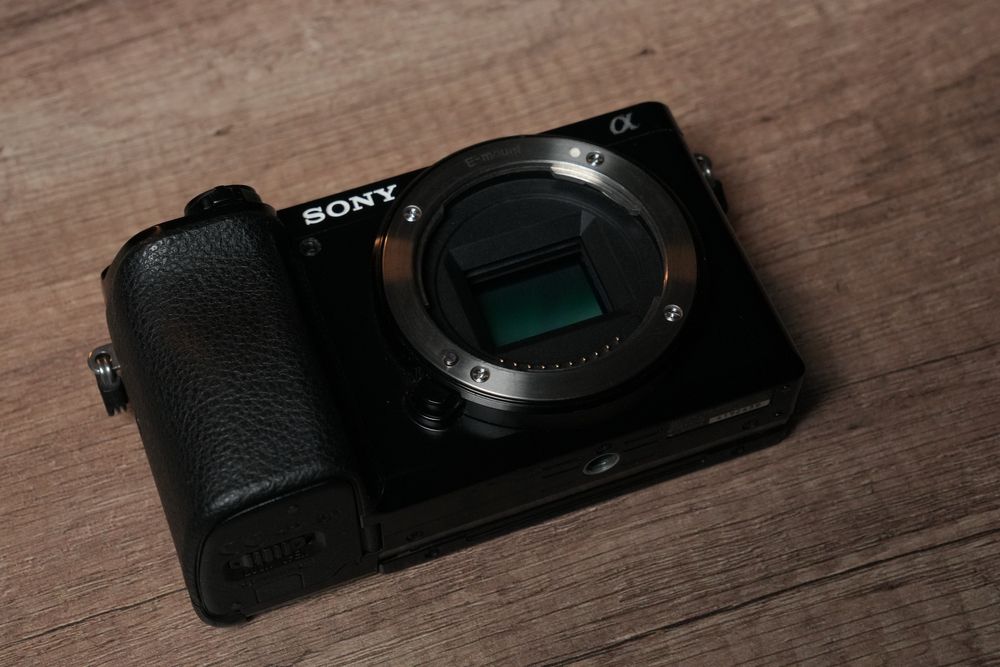 Фотокамера Sony a6100