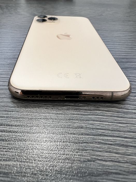 iPhone 11 pro заключен с icloud
