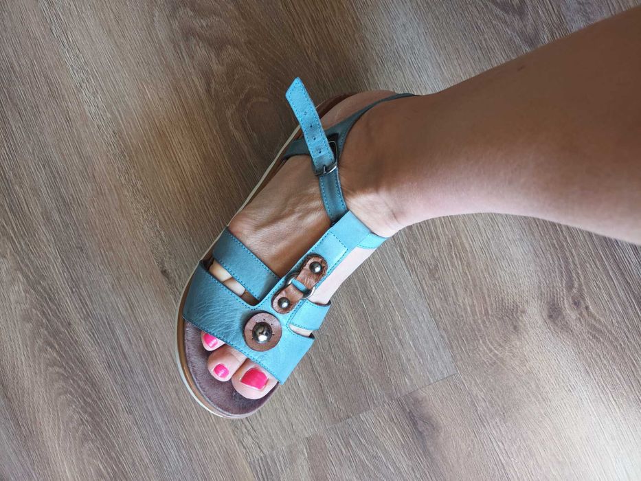 Дамски сандали естествена кожа