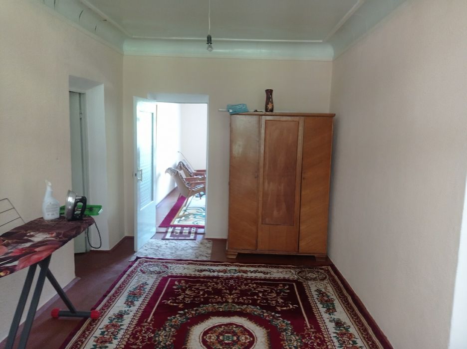 Srochna hovli sotiladi