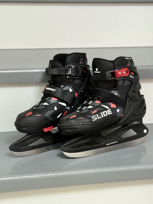 Продам 2 пары коньков Nordway