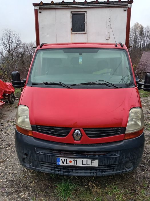 Vând autoturism Renault master apicol 3000euro