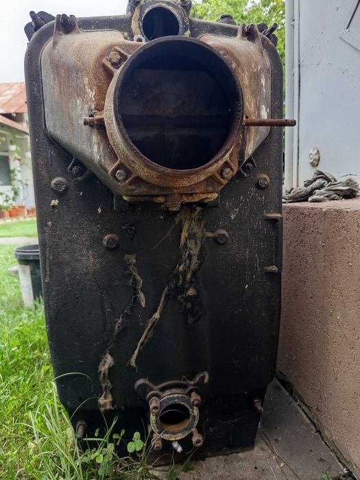 Vând Centrală Termică din Fontă VIADRUS Hercules (4 Elemenți - 20 kW) – Stare PerfectăDescriere GeneralăVând cazan din fontă pe combustibil solid