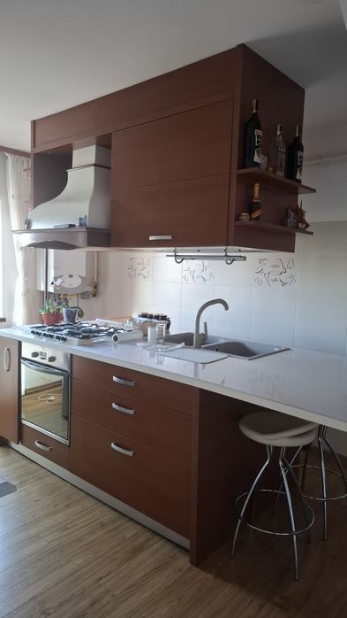 Închiriez apartament