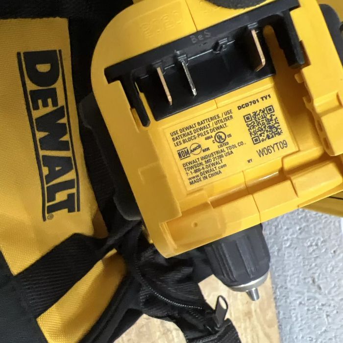 Шуруповёрт девалт DCD701F2