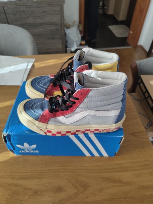 Продавам скейт кецове Vans