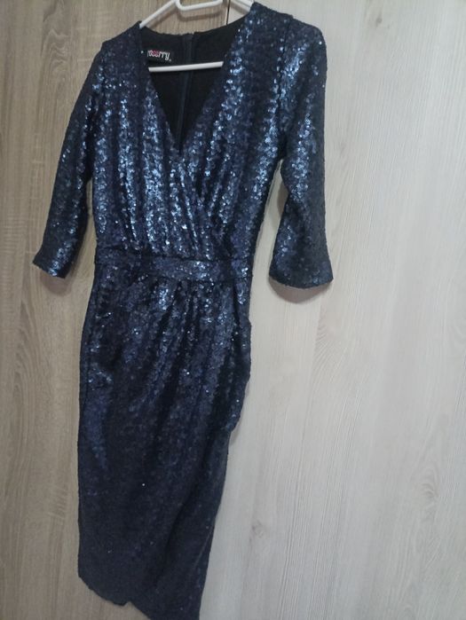 Rochie paiete superbă!