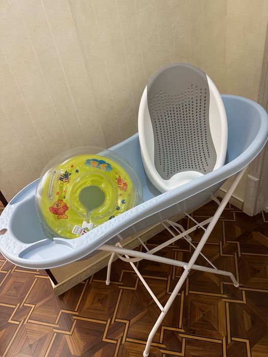 Набор. Ванночка, горка , круг для купания