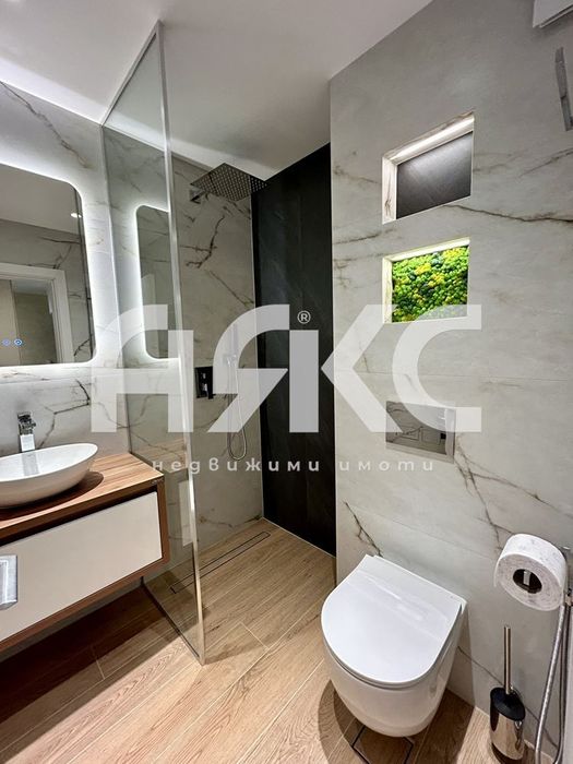 Двустаен обзаведен апартамент на 150 метра от плануваната метростанци